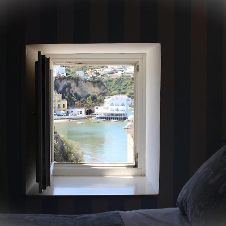 La Mansarda Sul Porto Apartment Понца Екстериор снимка