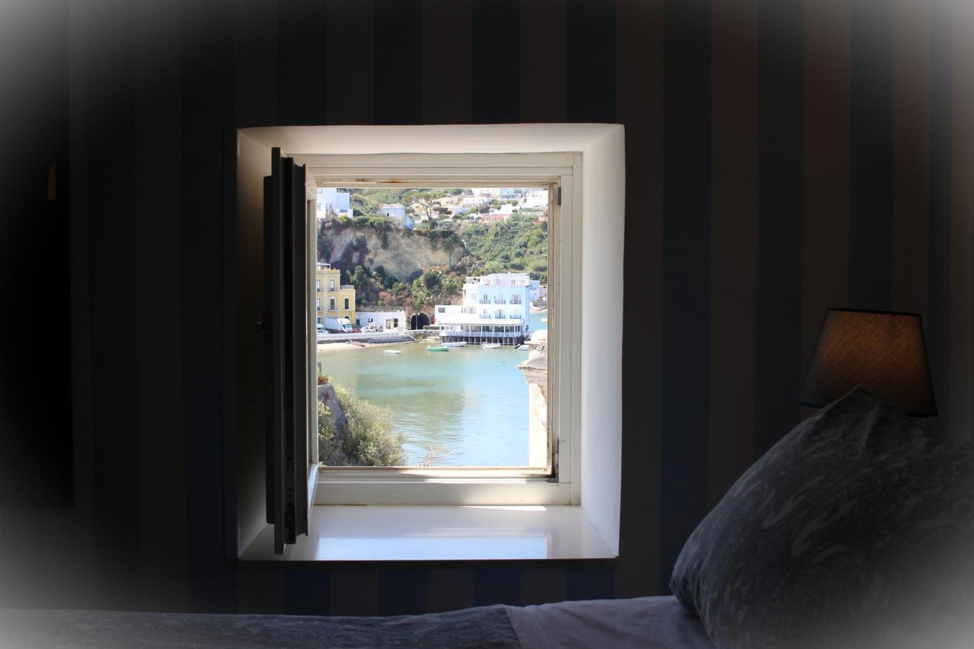La Mansarda Sul Porto Apartment Понца Екстериор снимка